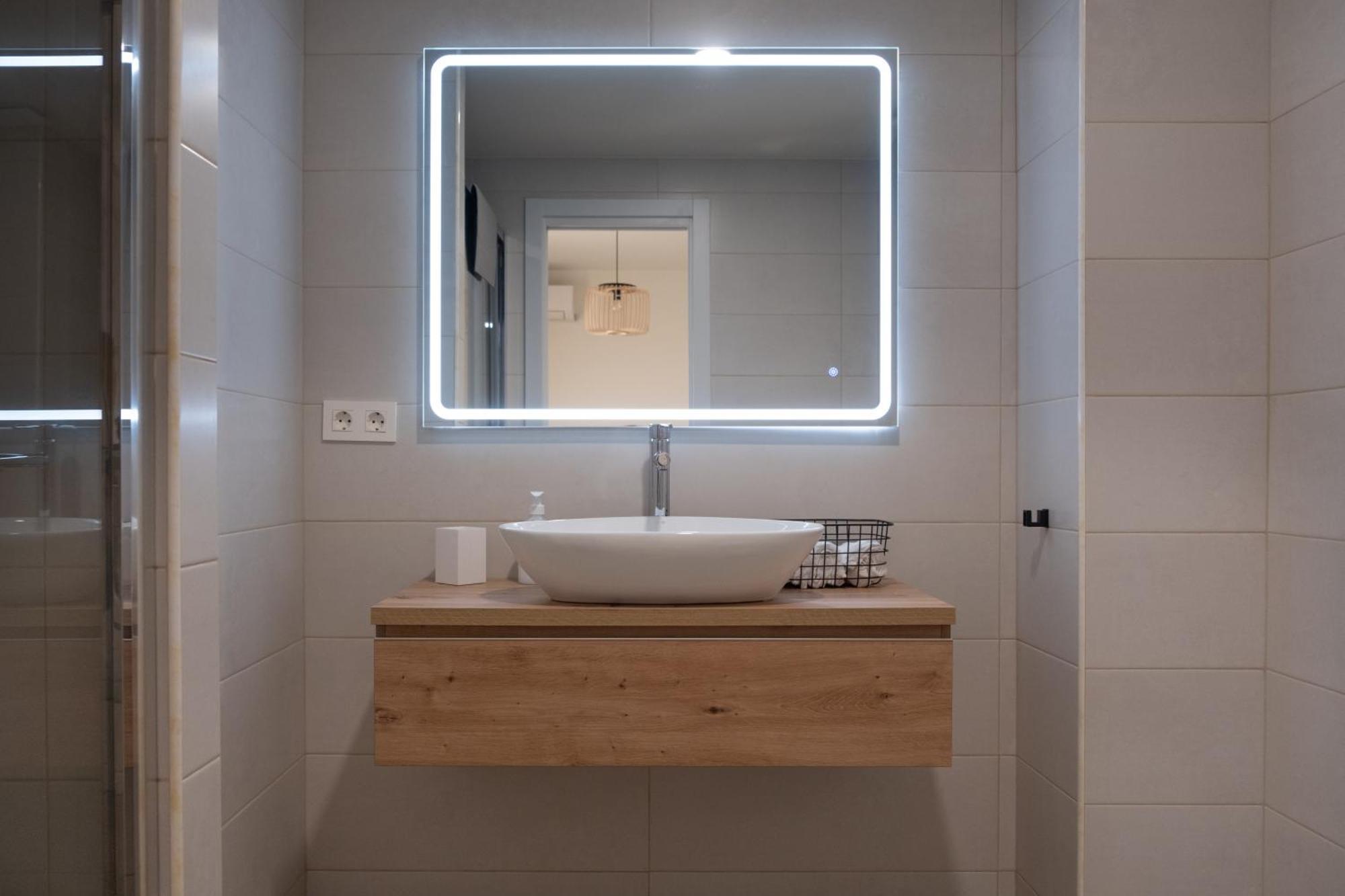 Victoria'S Home Modern And Cosy 2 Bedroom Apartment Malaga Bagian luar foto